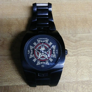 Vestal-Shepard-Fairy-Motorhead-Watch     Ves